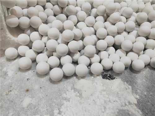 山東龍?jiān)湍ゲ牧嫌^察 夾縫中的新型陶瓷材料商